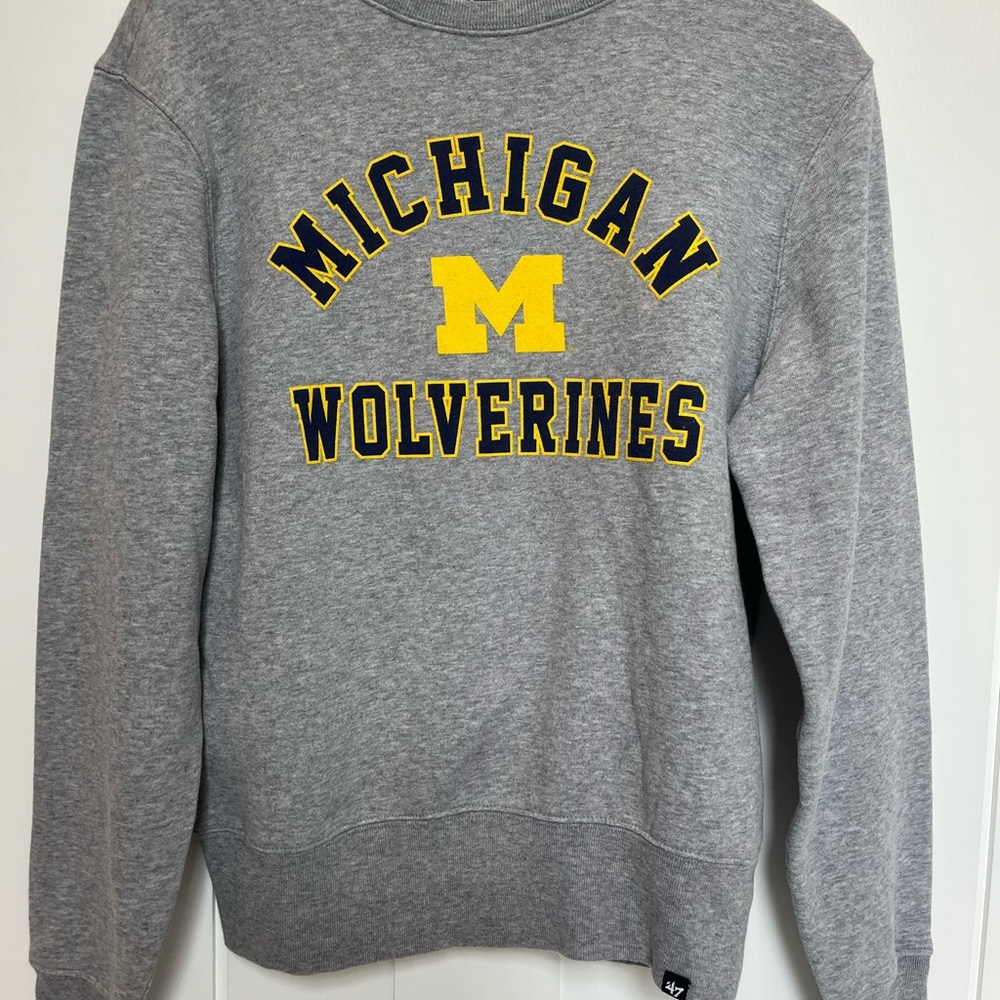 ‘47 Michigan Wolverines Crewneck Gray Sweatshirt size small unisex